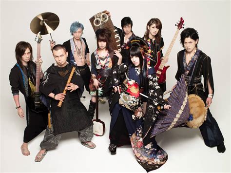 Wonderful Wonderland: Eine musikalische Reise mit Wagakki Band durch Deutschland!